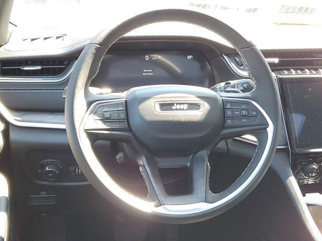 new 2025 Jeep Grand Cherokee car, priced at $48,995