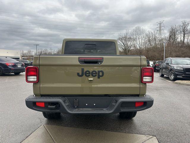 new 2025 Jeep Gladiator car, priced at $39,995