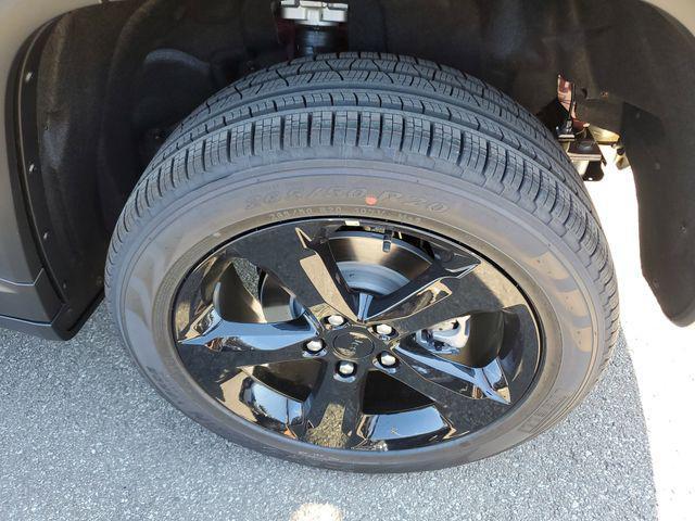 new 2025 Jeep Grand Cherokee car, priced at $48,995