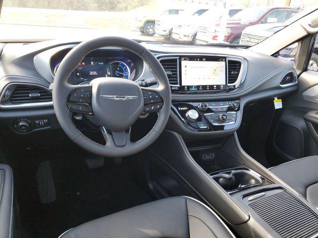 new 2025 Chrysler Pacifica Hybrid car, priced at $51,995