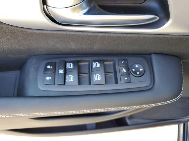 new 2025 Chrysler Pacifica Hybrid car, priced at $51,995