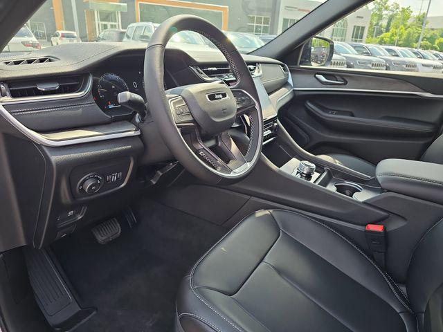 new 2025 Jeep Grand Cherokee car, priced at $44,995