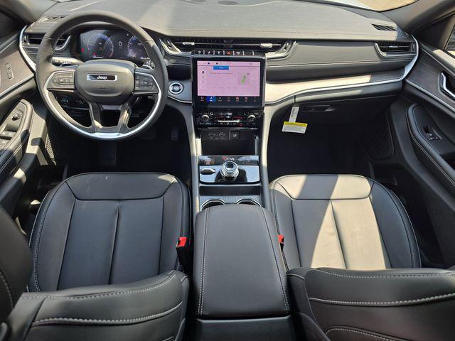 new 2025 Jeep Grand Cherokee car, priced at $44,995