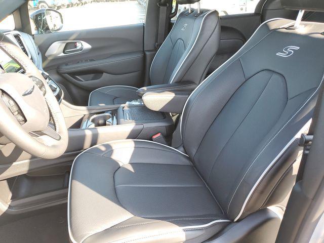 new 2026 Chrysler Pacifica car, priced at $45,245
