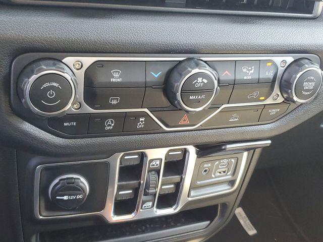 new 2025 Jeep Wrangler car, priced at $37,995