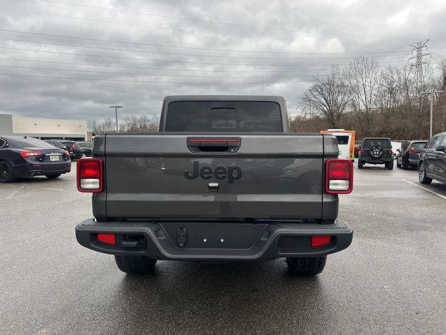 new 2025 Jeep Gladiator car, priced at $39,995