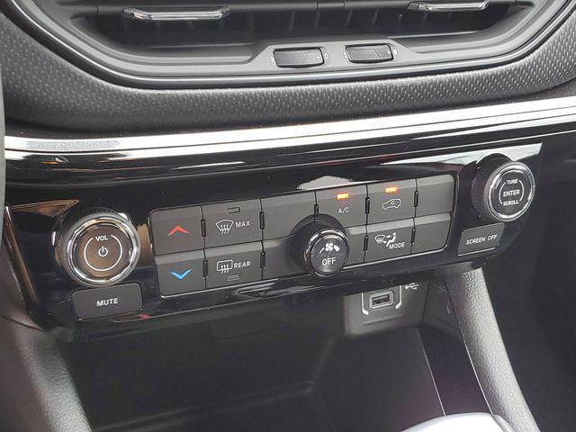 new 2025 Jeep Compass car, priced at $29,995