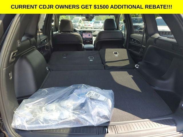 new 2025 Jeep Grand Cherokee car, priced at $41,495