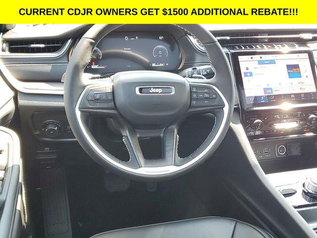 new 2025 Jeep Grand Cherokee car, priced at $41,495