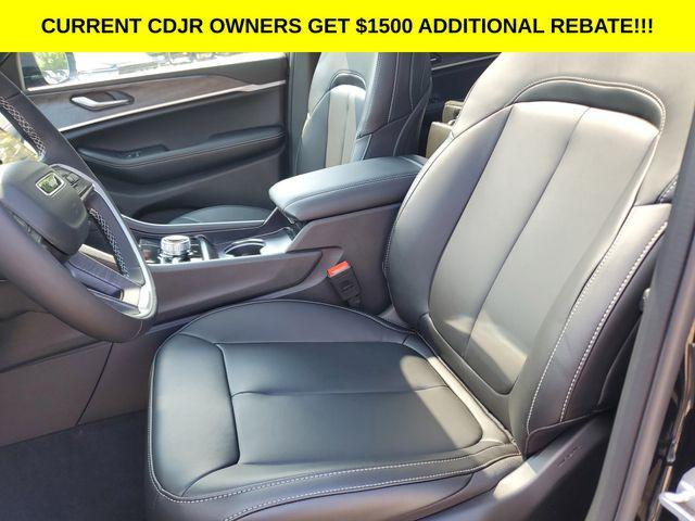 new 2025 Jeep Grand Cherokee car, priced at $41,495