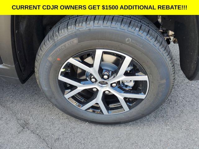 new 2025 Jeep Grand Cherokee car, priced at $41,495