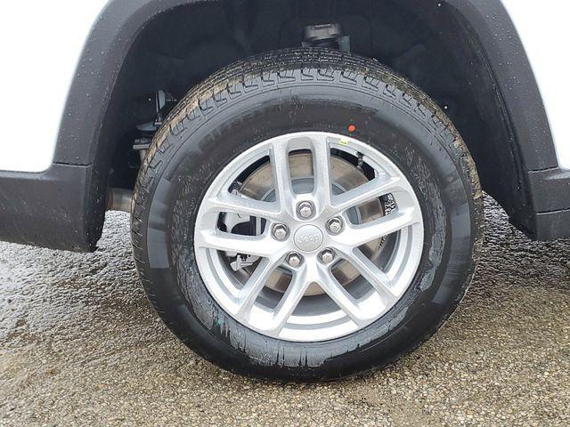 new 2025 Jeep Grand Cherokee L car, priced at $38,911