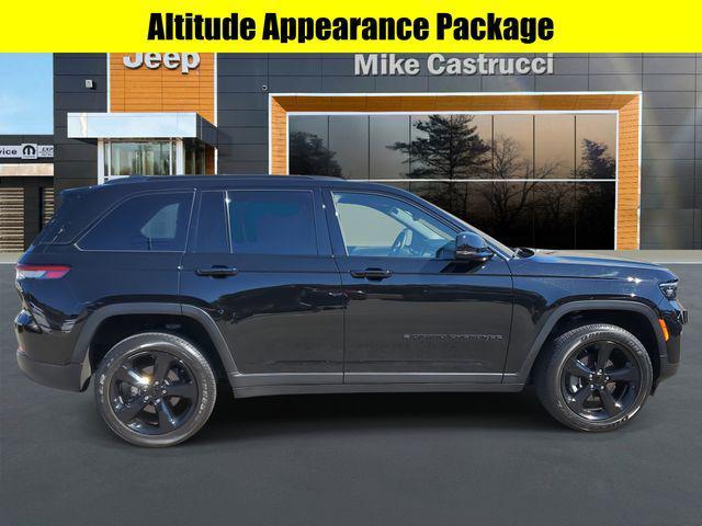 used 2022 Jeep Grand Cherokee car, priced at $30,877