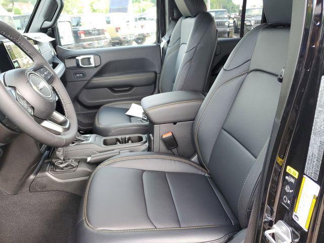 new 2025 Jeep Gladiator car, priced at $42,995