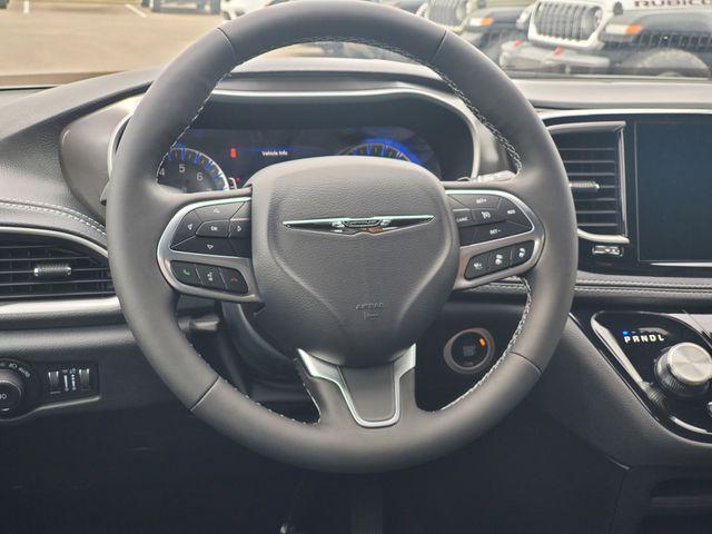 new 2025 Chrysler Pacifica car, priced at $43,995