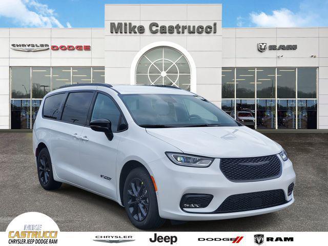 new 2025 Chrysler Pacifica car, priced at $43,995