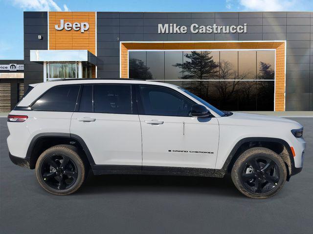 new 2025 Jeep Grand Cherokee car, priced at $45,995