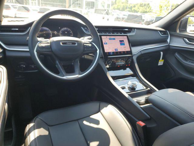 new 2025 Jeep Grand Cherokee car, priced at $40,995