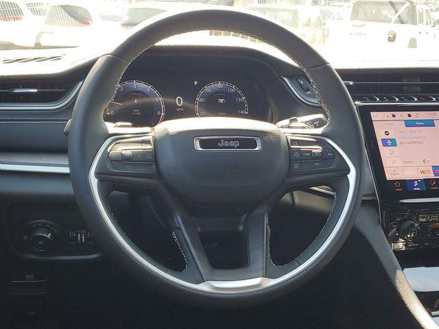 new 2025 Jeep Grand Cherokee car, priced at $40,995
