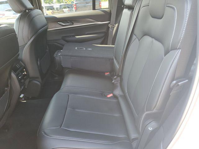 new 2025 Jeep Grand Cherokee car, priced at $40,995