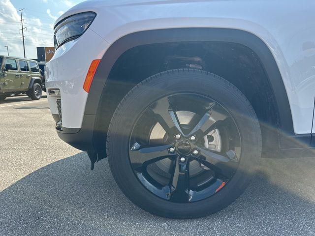 new 2025 Jeep Grand Cherokee L car, priced at $48,911