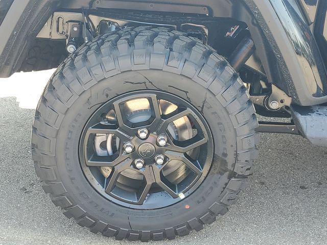 new 2025 Jeep Gladiator car, priced at $45,995