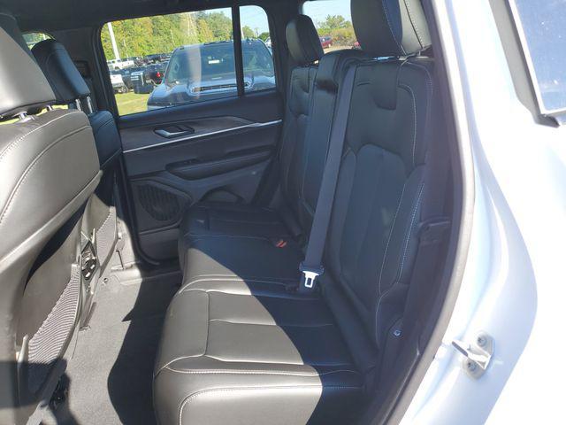 new 2025 Jeep Grand Cherokee car, priced at $43,995