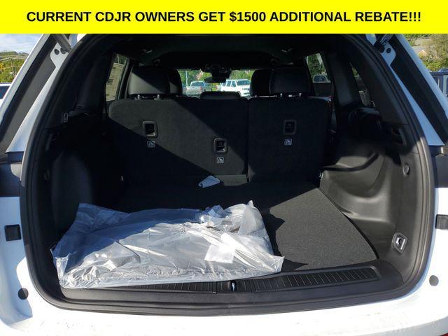 new 2025 Jeep Grand Cherokee car, priced at $43,995