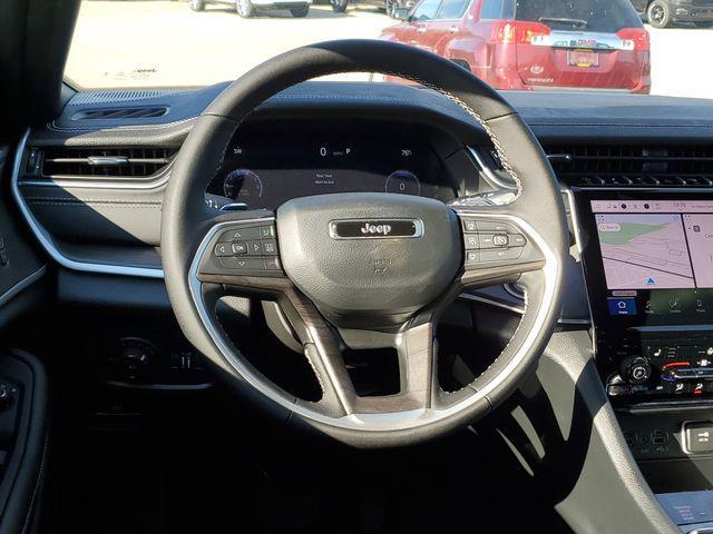 new 2025 Jeep Grand Cherokee car, priced at $43,995