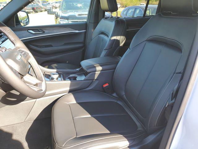 new 2025 Jeep Grand Cherokee car, priced at $43,995