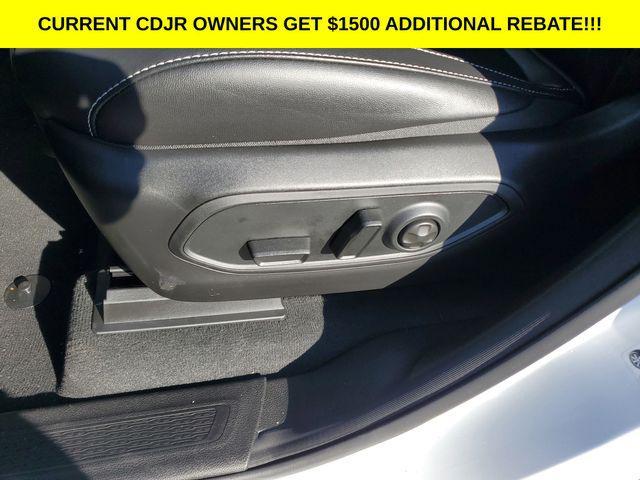 new 2025 Jeep Grand Cherokee car, priced at $43,995