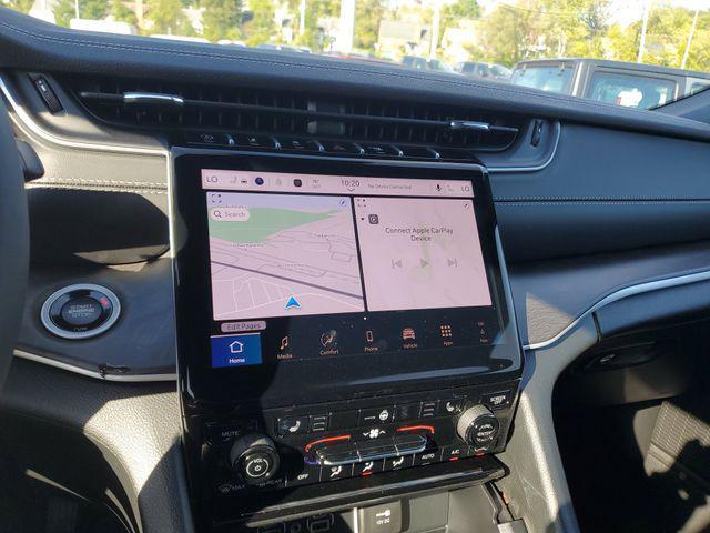 new 2025 Jeep Grand Cherokee car, priced at $43,995