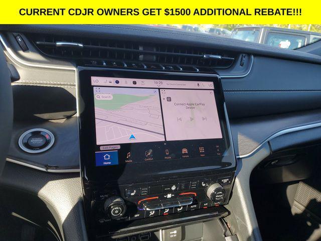 new 2025 Jeep Grand Cherokee car, priced at $43,995