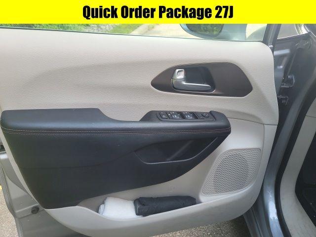 used 2018 Chrysler Pacifica car, priced at $19,995