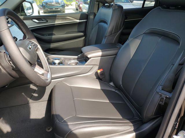 new 2025 Jeep Grand Cherokee car, priced at $46,995