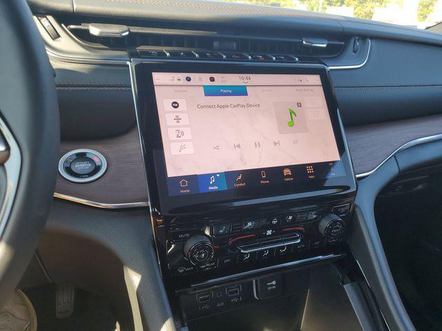 new 2025 Jeep Grand Cherokee car, priced at $56,495