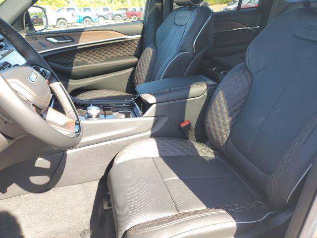 new 2025 Jeep Grand Cherokee car, priced at $56,495