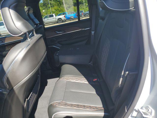 new 2025 Jeep Grand Cherokee car, priced at $56,495