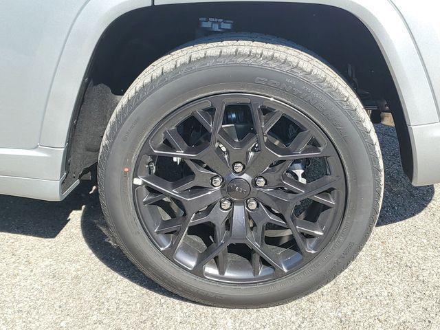 new 2025 Jeep Grand Cherokee car, priced at $56,495