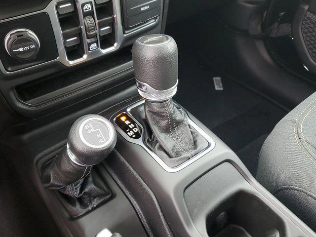 new 2025 Jeep Gladiator car, priced at $39,995