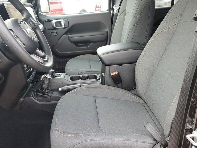 new 2025 Jeep Gladiator car, priced at $39,995