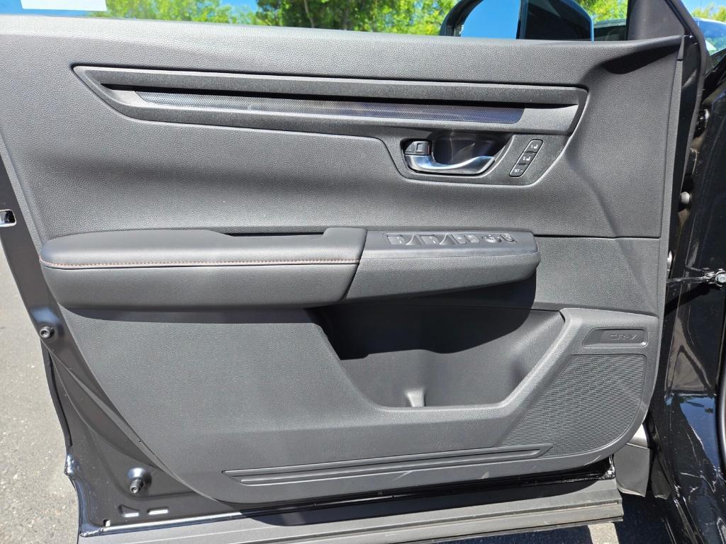 new 2025 Honda CR-V Hybrid car, priced at $40,740