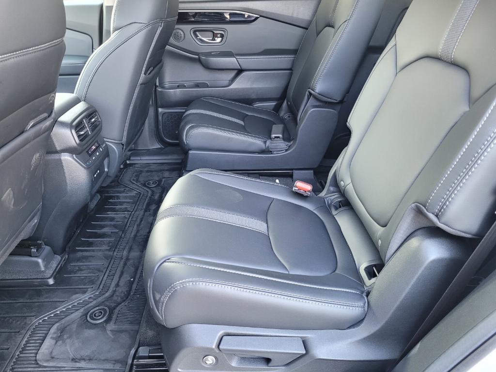 new 2025 Honda Pilot car, priced at $49,000