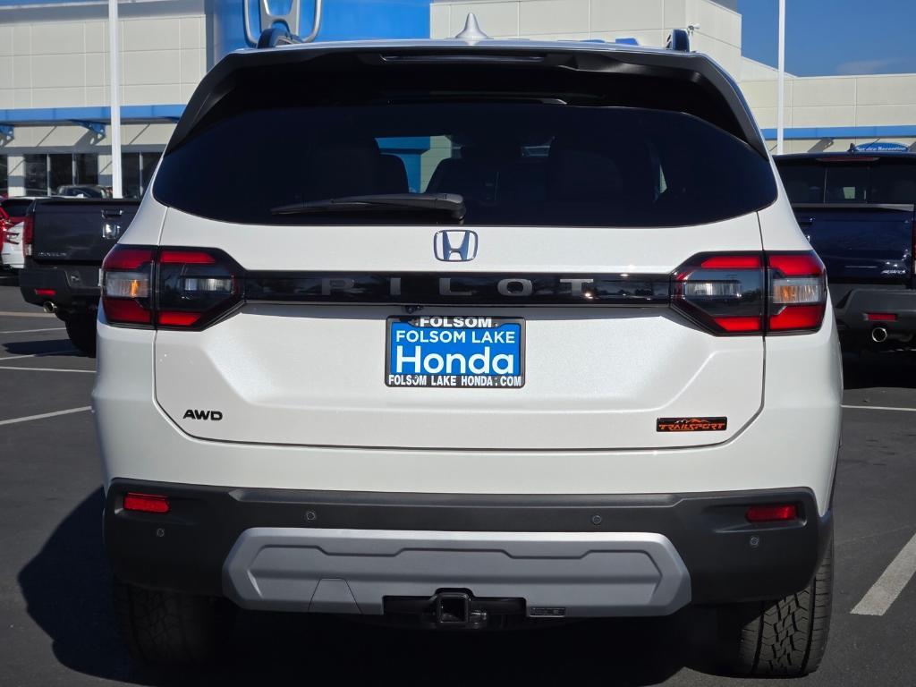 new 2025 Honda Pilot car, priced at $52,945