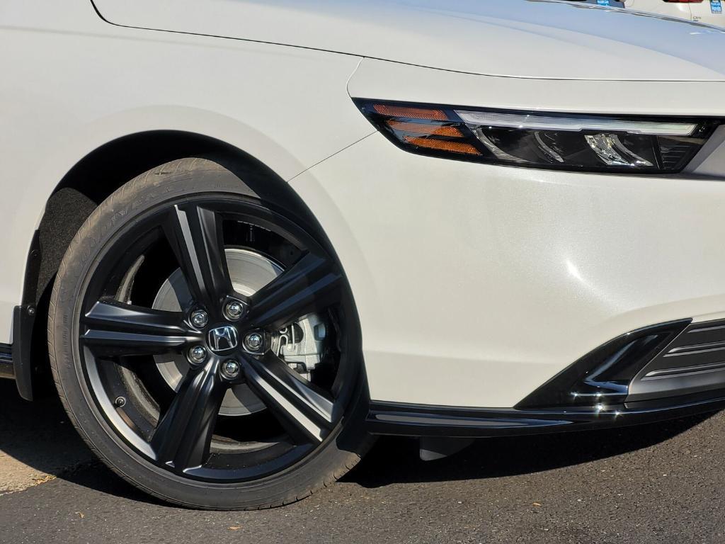 new 2025 Honda Accord Hybrid car, priced at $38,720