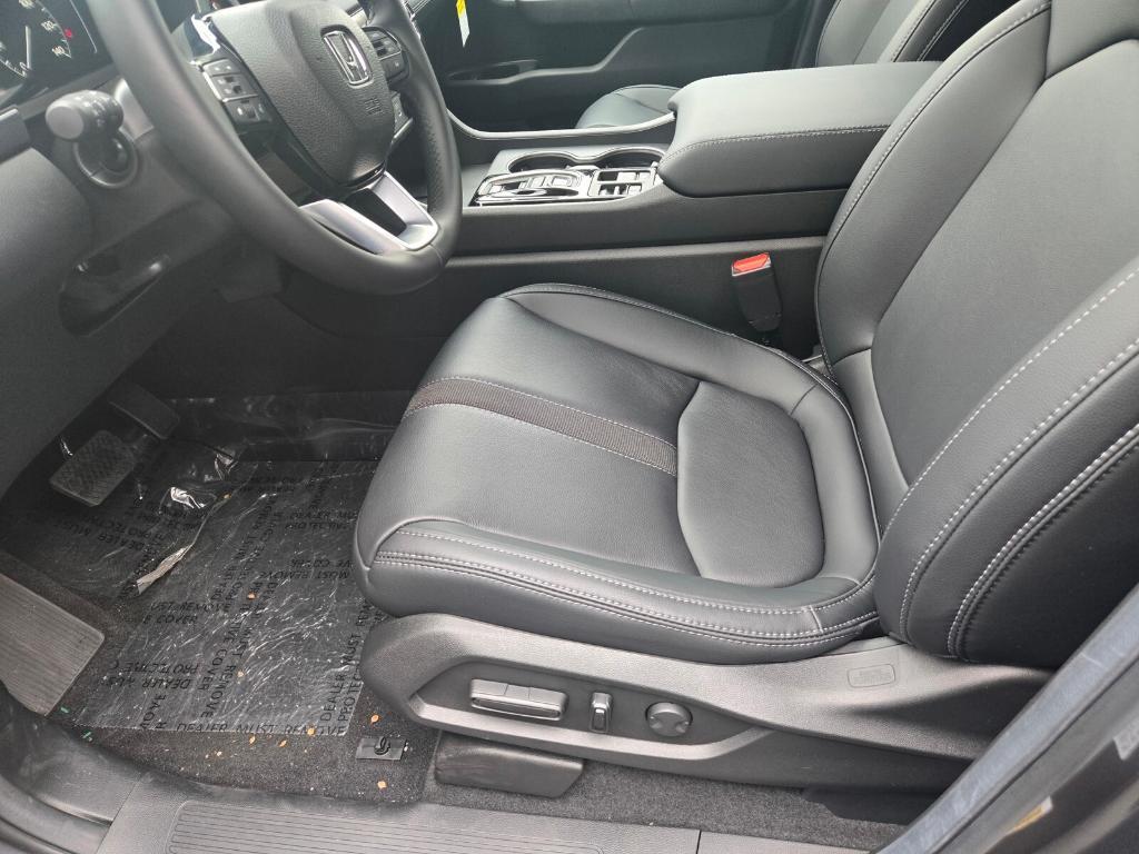 new 2025 Honda Pilot car, priced at $50,690