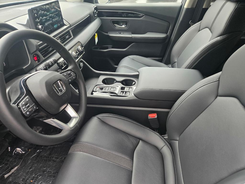 new 2025 Honda Pilot car, priced at $50,690
