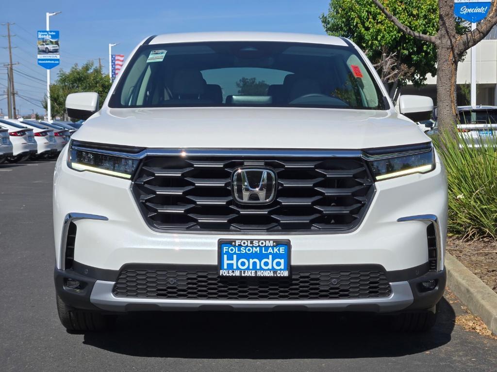 new 2025 Honda Pilot car, priced at $47,100