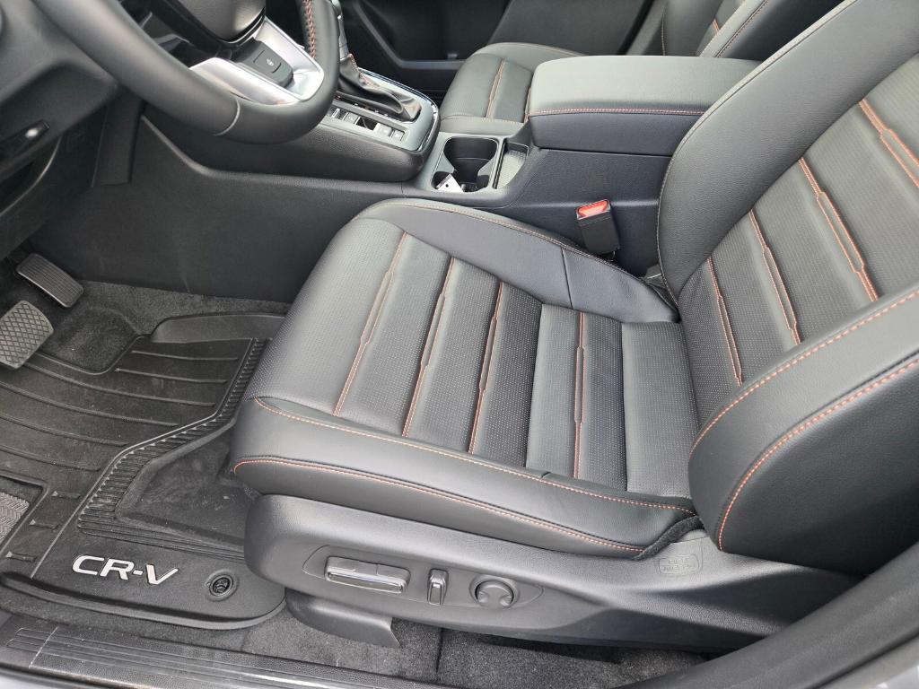 new 2026 Honda CR-V Hybrid car, priced at $45,395