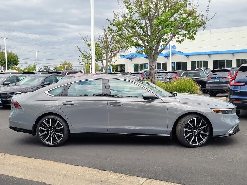 new 2025 Honda Accord Hybrid car, priced at $42,600